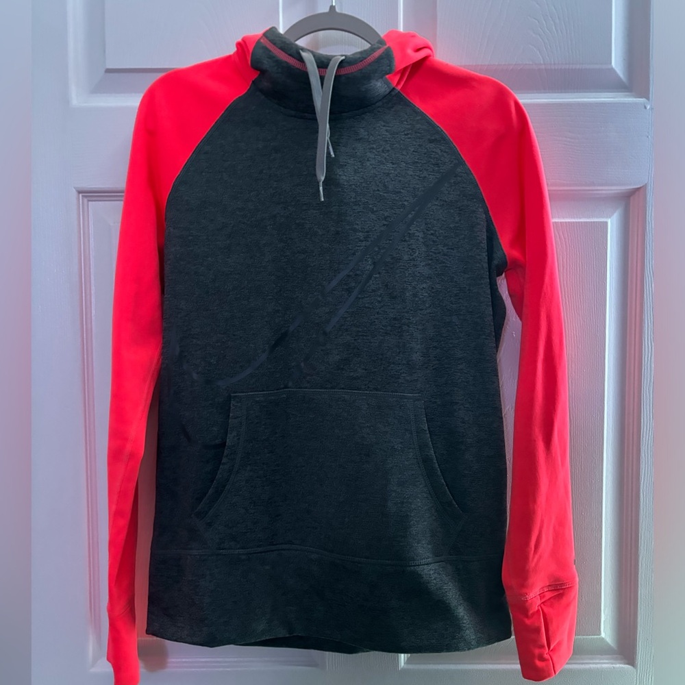 women’s medium pink and gray nike therma-fit hoodie